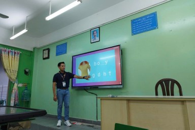Lắp màn hình tương tác tại Hà Nội